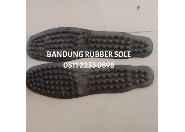 Pemakaian Outsole Karet Anti Licin Untuk Sandal dan Sepatu